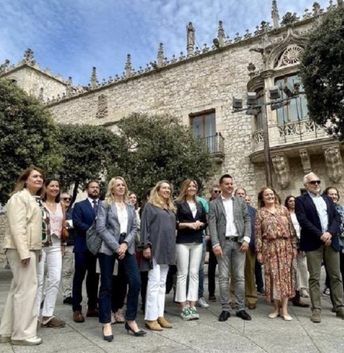 Equipo fundador de Decide Burgos en Casa del Cordón - Presentación candidatura 2023