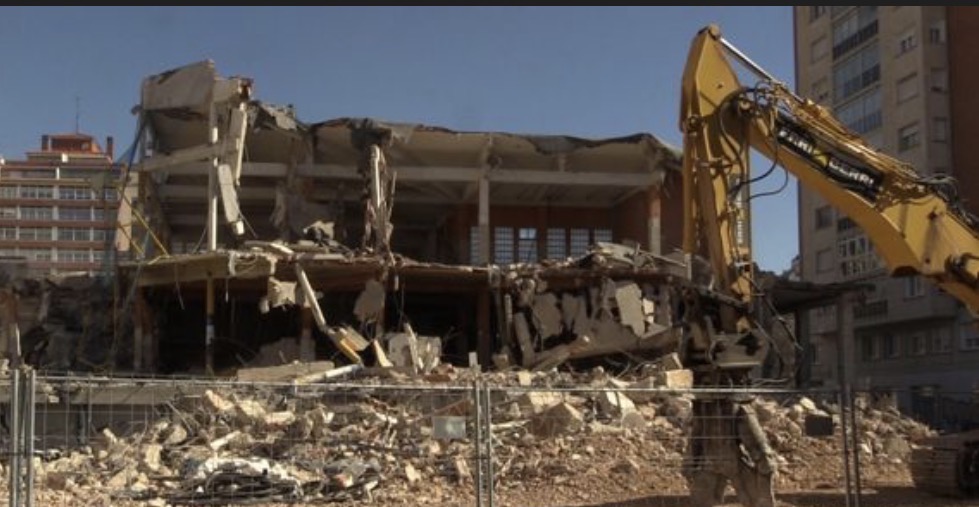 Comparación Mercado Norte Burgos - Render prometido vs realidad demolición - Realidad (Demolición)